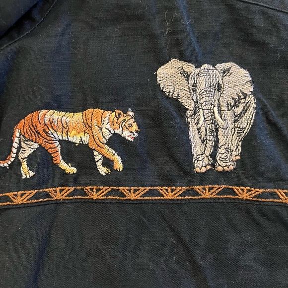 Lemon Grass Vintage Black Shirt w/Safari Animal Embroidery - Picture 6 of 12